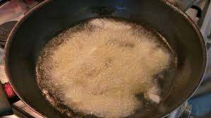 Apalagi, ketika singkong ini teksturnya begitu empuk, merekah dan rasanya gurih nikmat. Tips Membuat Singkong Goreng Mekar Dan Empuk