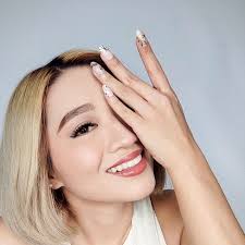 Whoever said that themed nails won't work with everyday wear probably  hasn't met @madebybeal yet 💅🏻👻✨ It's cool to rock spooky szn claws til  November okay? Ber month hype shouldn't just be