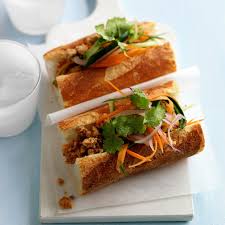 Sandwich Baguette A L Agneau Hache Facon Thai Recettes Recette Recette Recettes De Cuisine Cuisine