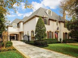 Romantic homes with a spooky edge. 9 French Colonial Homes Houses In French Colonial New Orleans Style