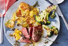 Rindslungenbratensteaks Mit Cheddar Erdapfeln Und Gegrilltem Brokkoli Frisch Gekocht Rezept Gegrillter Brokkoli Frisch Gekocht Lebensmittel Essen