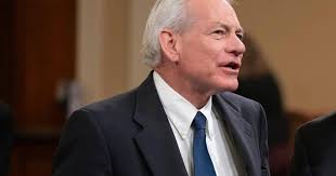 Rep. David Schweikert joins Trump-backed candidates in GOP primary for  Arizona governor