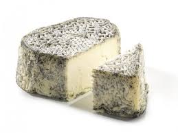Le Coeur Cendre Tres Legerement Affine Ce Fromage De Chevre Frais Est Tres Doux A La Degustation Decouvre Fromage De Chevre Fromage Fromage De Chevre Frais
