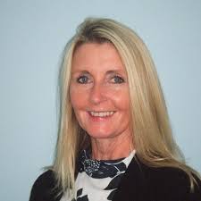 Kaye Mead's Instagram, Twitter & Facebook