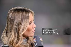 Laura Langer's Instagram, Twitter & Facebook