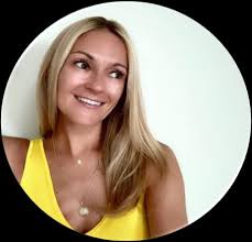 Navigating the AI Horizon in Healthcare: A Morning Welcome and Keynote  Elise Kohl-Grant, HIMSS Chair and Sr Healthcare Sales Adv