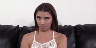 Short Brunette Hair Mom Anal - XXX BULE