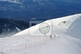 Das wetter in krasnodar von weatheronline.de. Russland Sochi Die Menschen Liegen Im Skigebiet Rosa Khutor Fototapete Fototapeten Krasnodar Sotschi Wintersturm Myloview De