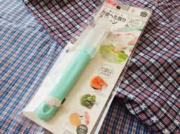 どんな野菜もこれ１本 ダイソー へた取りスプーン の使い心地がクセになる macaroni ダイソー スプーン スリムなボディ