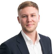 Throwback to last weeks UK QBR which was held at a lovely venue. After the  hardcore meetings were out the way... we spent the late afternoon in the  sunshine playing some teambuilding