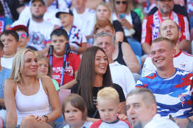 Kibice obejrzeli cztery bramki, ale reprezentacja nie wygrała nawet me. Gornik Zabrze Stal Mielec 1 0 Zdjecia Kibicow Torcida Brawami Nagrodzila Pilkarzy Dziennik Zachodni
