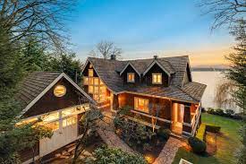 You'll love the open layout in this design. Craftsman Home On Lake Washington With Views Of Seattle Skyline 2019 Hgtv S Ultimate House Hunt Hgtv