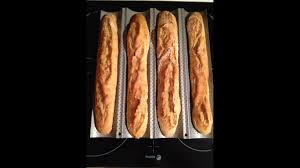 Préchauffer le four 15 min à 200°c. Confinement La Tendance Est Au Pain Fait Maison Voici La Recette Des Chefs Ladepeche Fr