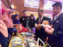 Semua ibu digalakkan menyusui anaknya dengan susu ibu sahaja dari lahir sehingga berumur 6 bulan dan meneruskannya sehingga mencapai. Kkm Sasar 70 Peratus Ibu Menyusu