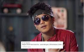 verse 1 perjalananku sungguh jauh ada jatuh ada bangun dan ku tempuhi semuanya dan terus berlari. Nyanyi Lagu Rancak Muzik Video Haqiem Rusli Raih 1 2 Juta Tontonan Dalam Masa Seminggu Gempak