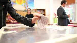 Prezența la vot poate modifica rezultatul alegerilor europarlamentare, susține opoziția, care încearcă să mobilizeze electoratul totuși, participarea cititorilor la acest sondaj a fost mai redusă decât la alte voturi realizate pe platforma dcnews (15.140 de votanți, față de o medie de 20.000 de participanți). Prezenta La Vot Archives Debanat Ro Spune Realitatea