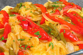 La patata es una buena fuente de energía que además permite el buen funcionamiento del cerebro y previene. Patatas A Lo Pobre Al Horno Receta Deliciosi Com
