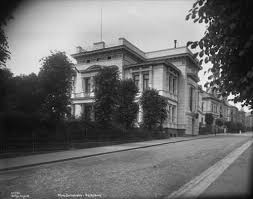Bygd for å imøtekomme de nye strenge kravene til sikkerhet. 1908 Statsministerboliger Regjeringen No