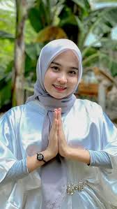 Lihat ide lainnya tentang jilbab hijab girls and models tempting hot queen lovable and hot plus size woman fashions unseen trendy elegant colorful long dress free size. Sang Rembulan On Twitter