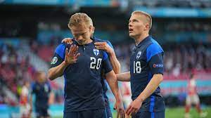 Eriksen was carried off in a stretcher with the denmark players. Lw59ccv1evglwm
