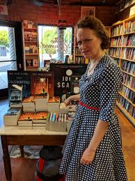 Résultat de recherche d'images pour "john scalzi in a dress photo"