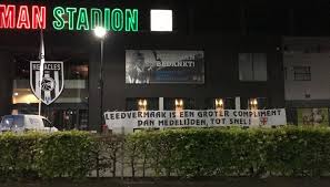 Starts on the day 08.05.2021 at 15:30 gmt time at de grolsch veste (enschede), holland for the netherlands: Bij Fc Twente Zitten De Oplichters En Dan Volgt Er Veel Gescheld En Gevloek