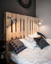 Agile de vos mains, préférez cette jolie tête de lit en forme de bâtiments divers. Un Lit Palette Mon Idees Tutos Et Bricolage