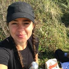 Victoria Waller's Instagram, Twitter & Facebook