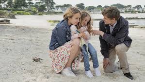 Luna es ingresada en un hospital con moratones. Jamais Sans Toi Louna Le Combat D Un Couple D Iserois Pour Retrouver Leur Fille Devient Un Telefilm Sur Tf1