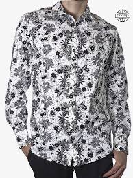 Découvrez cette chemise pour homme a fleur discrète dans un style vintage savoureux. Chemise A Fleurs Homme Noire Et Blanche Ugolin Taille Xl