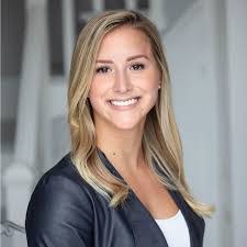 Kirsten Saunders's Instagram, Twitter & Facebook