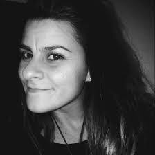 Maura Walter's Instagram, Twitter & Facebook