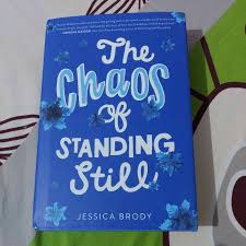 The chaos of standing still is about female friendship, grief, mental illness (anxiety). The Chaos Of Standing Still Shopee Indonesia