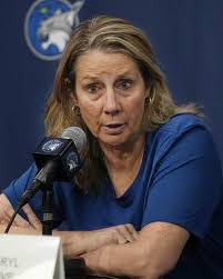 Kyle Gibson comes to defense of Twins fan hit by mini donut