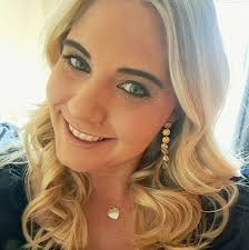 We were thrilled to recently welcome The Handmaid's Tale actress Madeline  Brew and her husband, film producer Jack Thompson-Roylance, to our clifftop  retreat for a mini-honeymoon ❤️ “We absolutely loved our stay