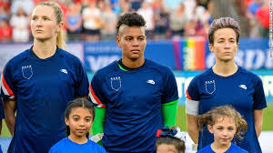 The first team in association football history to adopt a star was juventus, who added one golden star with five points in the team's shirt, after italian football federation (figc) approval, in 1958 to represent their tenth italian football championship and serie a title, at the time, the new national record. Rapinoe Usa Jersey Shop Clothing Shoes Online