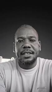 🤣🤣🤣🤣🤣🤣 فتك و متك انا من شفت حميدتي جايب ليهم عدة و نجيلة للاستاد عرفت  نهايتهم قريبة