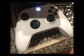 Mysterious White Next Gen Xbox Controller Appears Online The Verge