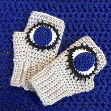 Miss evil knits avsnitt 3. Your Next Project Knit Or Crochet A Pair Of Evil Eye Gloves Free Patterns Knithacker