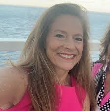 Lily Arnold's Instagram, Twitter & Facebook