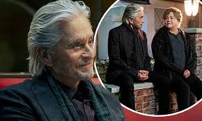 Michael douglas and kathleen turner reunite in the kominsky method… 37 years after their muddy adventure in romancing the stone. extra's billy bush caught up with michael. Michael Douglas Reunites With Kathleen Turner For The Final