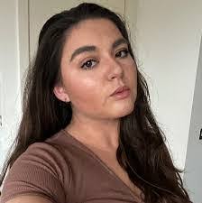 Debra Halstead's Instagram, Twitter & Facebook