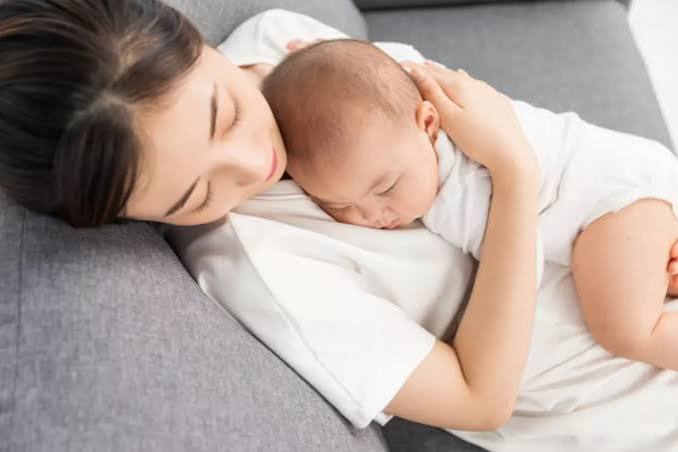 5 kiểu ru ngủ gây hại cho trẻ, ảnh hưởng tới não bộ