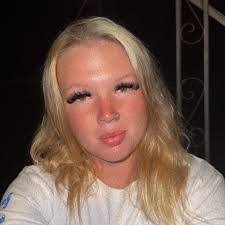 Carrie Ramos's Instagram, Twitter & Facebook