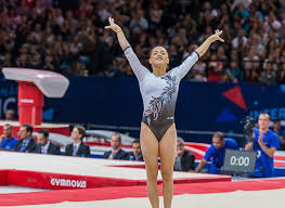 4 distincții mondiale a cucerit larisa iordache în carieră, două medalii de argint la individual compus și sol în 2014 și două de bronz la sol în 2013 și la individual compus în 2015 Larisa Iordache A Fost OperatÄƒ Cu Succes È™i ViseazÄƒ La Aurul Olimpic