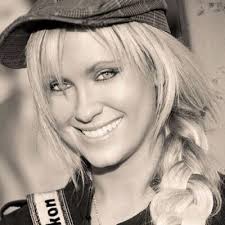 Dixie Dixon (@iamDIXIEDIXON)