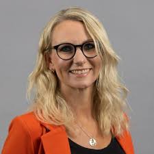 Elin Hillestad's Instagram, Twitter & Facebook