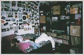 Bedroom Aesthetic Dark Messy In 2020 Hipster Room Grunge Bedroom Bedroom Vintage