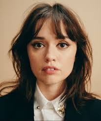 Mandy Peel's Instagram, Twitter & Facebook