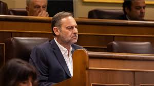 La ex de Ábalos, Carolina Perles, lo cuenta todo: páginas X, pastillas y llamadas de Sánchez